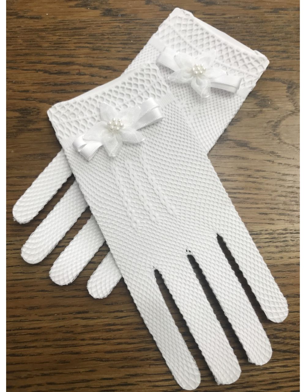 White Aire Barcelona Spanish Communion Gloves with bow