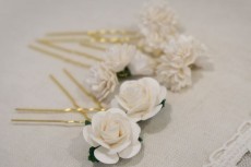 White Flower Hair Pins (5 in a packet)